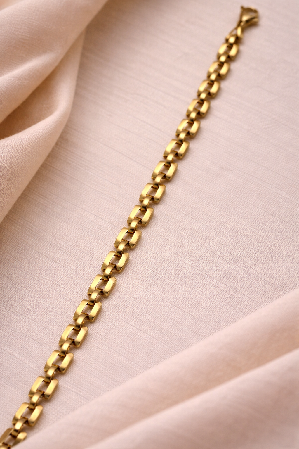 Classic Gold Box Link Bracelet