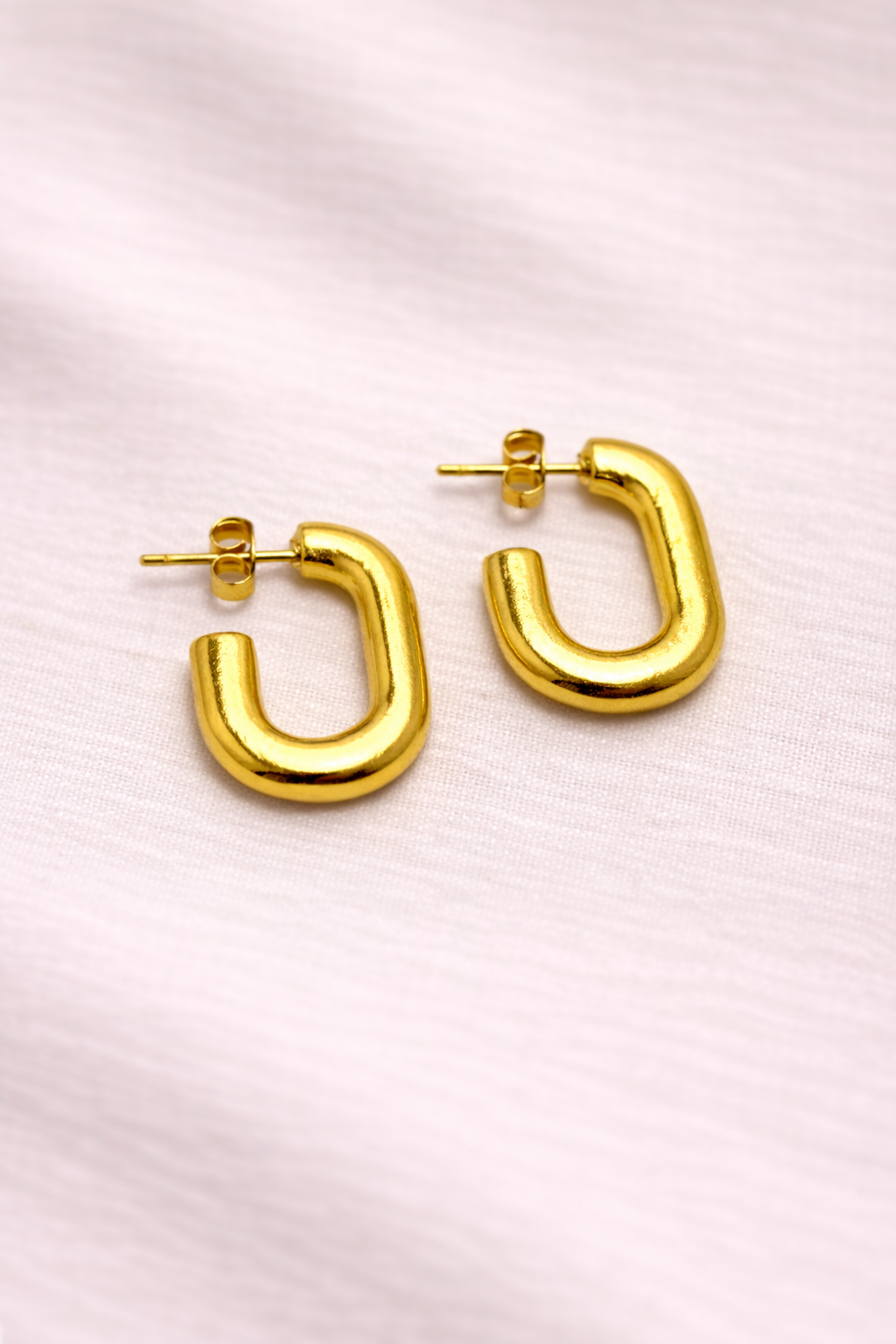 Classic Curve Gold Hoops