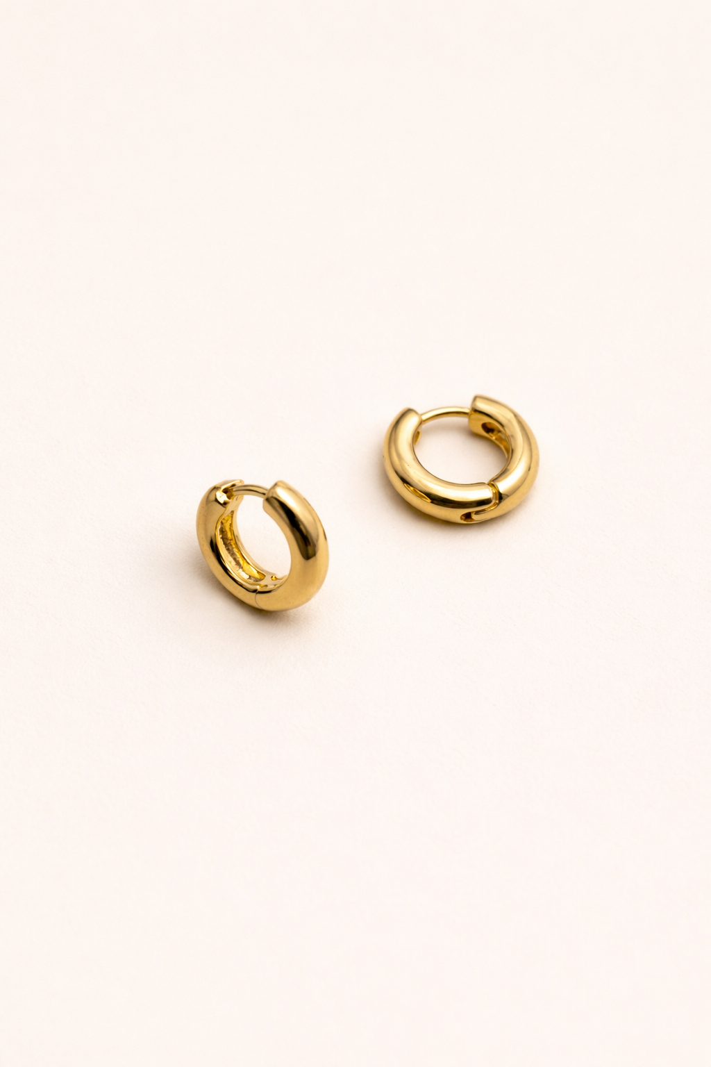 Classic Bold Mini Hoops