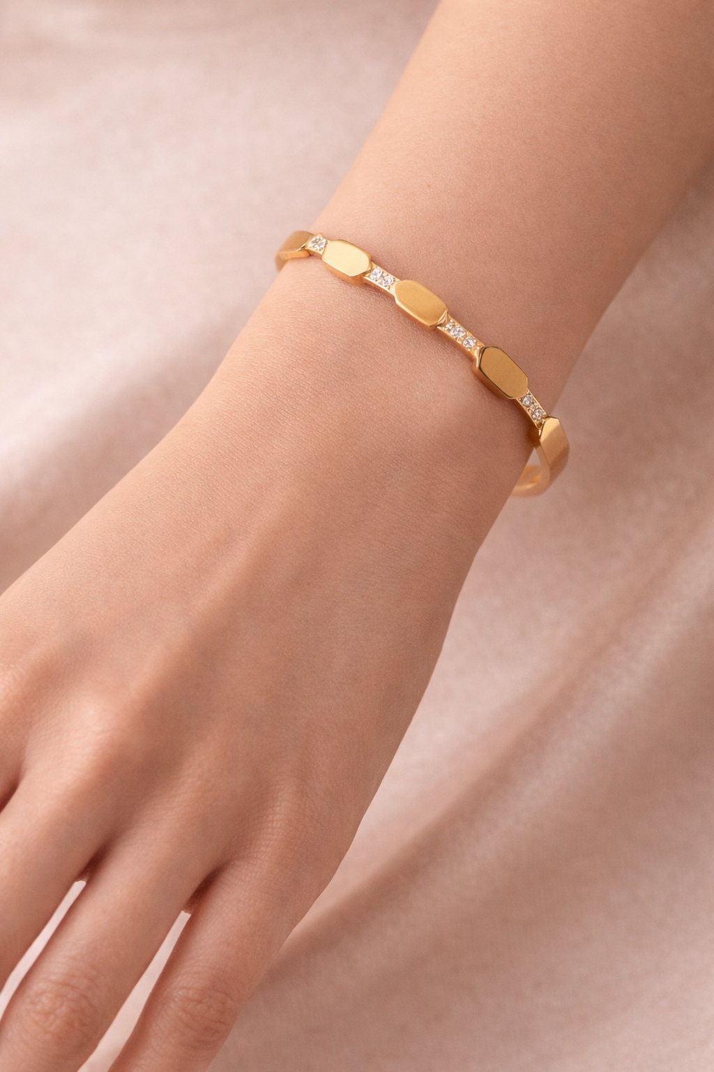 Oria Facet Gold Bangle